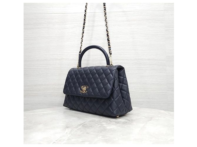Chanel Borsa Tote a Spalla Coco Handle Medium Caviar Navy Gold Series Blu - vista 2