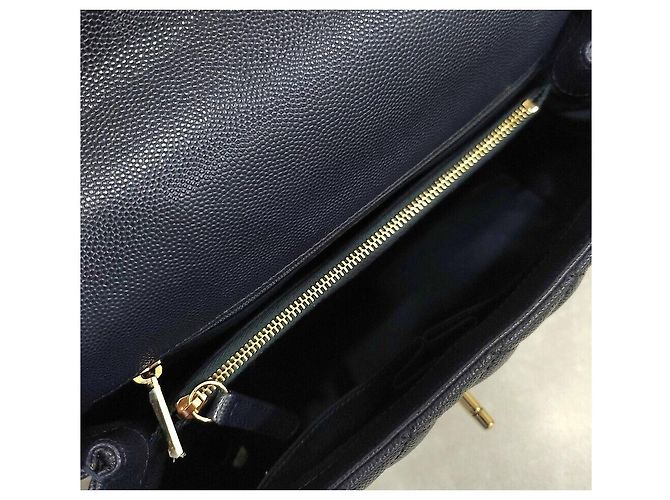 Chanel Borsa Tote a Spalla Coco Handle Medium Caviar Navy Gold Series Blu - vista 8