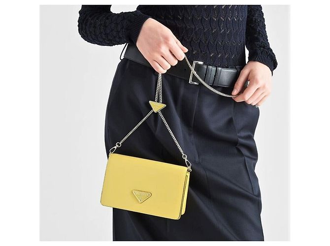 Prada Borsa a tracolla in pelle spazzolata gialla Giallo - vista 9