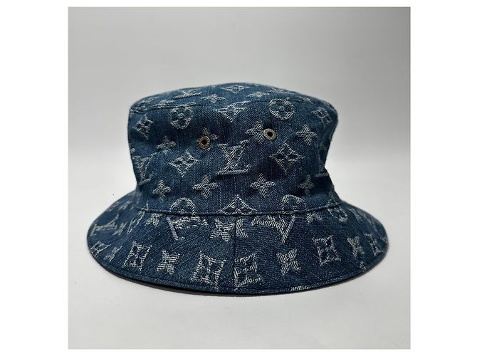 Louis Vuitton Cappello Bucket Monogram Essential Multicolore - vista 4