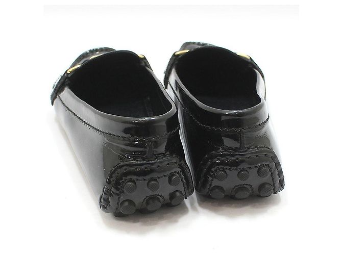 Louis Vuitton Mocassini da guida in vernice nera con logo LV dorato Nero - vista 3