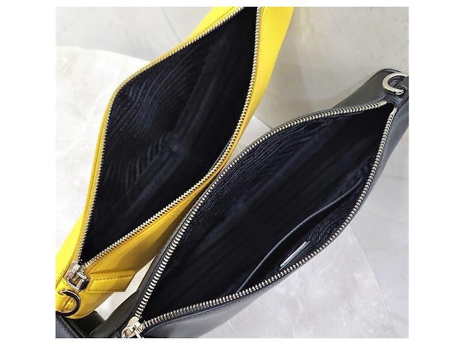 Prada Borsa a tracolla in pelle Vitello Triangle Saffiano Argento - vista 8