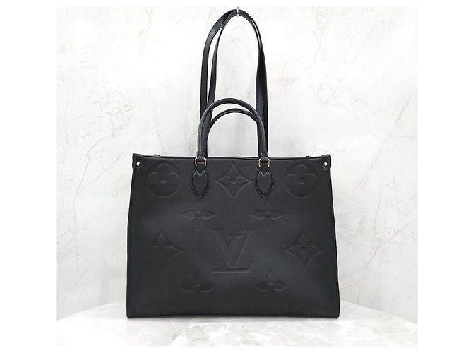 Louis Vuitton Borsa Tote Monogram Empreinte Onthego GM Nero - vista 3