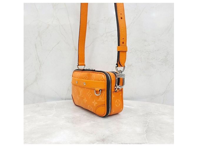 Louis Vuitton Borsa a tracolla Nano Monogram - vista 2