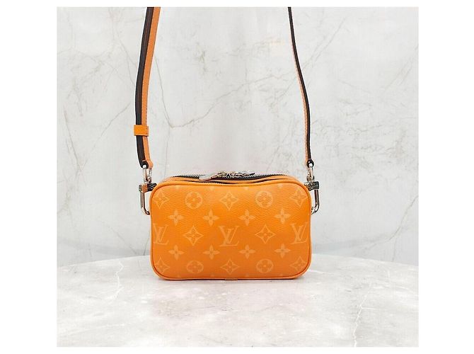 Louis Vuitton Borsa a tracolla Nano Monogram - vista 3