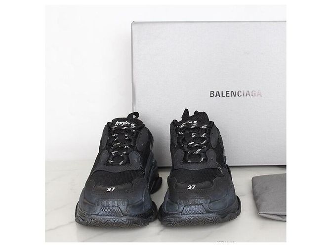 Balenciaga Sneakers Triple Sneakers Dirty Black Nero - vista 2