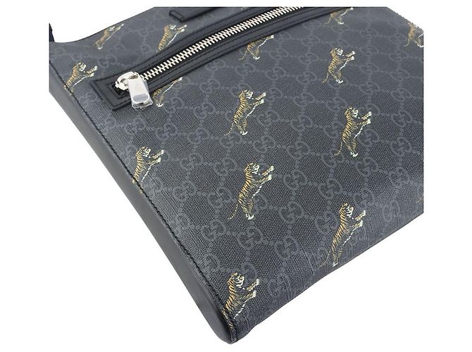 Gucci Borsa a tracolla GG Supreme con stampa tigre nera Nero - vista 5