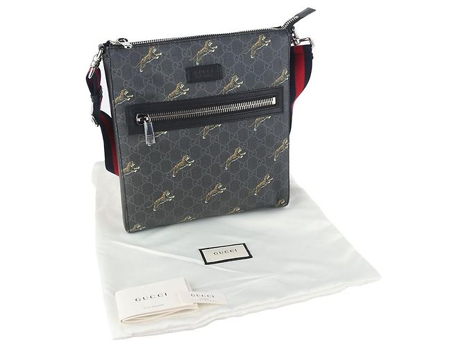 Gucci Borsa a tracolla GG Supreme con stampa tigre nera Nero - vista 8