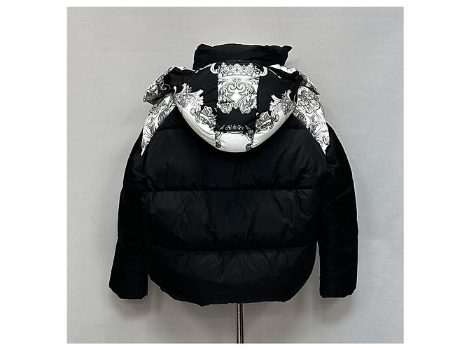 Versace Baroque Pattern Gold Button Padded Jacket (Cropped Oversized) Silvery - view 3