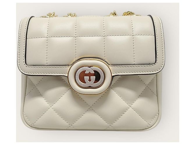 Gucci Mini bolsa de ombro em couro acolchoado branco com detalhe entrelaçado - vista 2