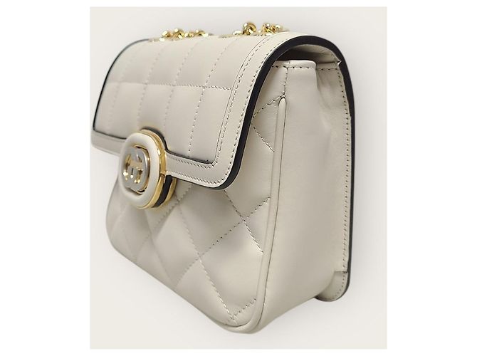 Gucci Mini bolsa de ombro em couro acolchoado branco com detalhe entrelaçado - vista 3