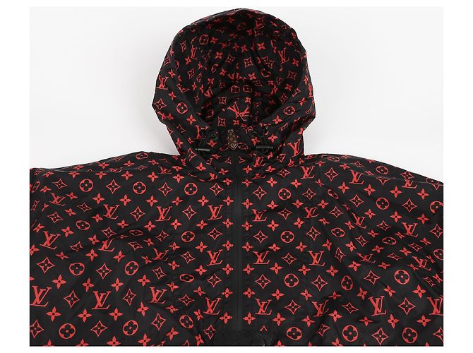 Louis Vuitton Giacca con cappuccio in nylon con monogramma rosso - vista 4