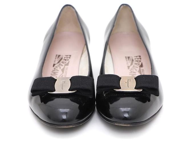 Salvatore Ferragamo Scarpe da donna in pelle lucida con logo Bar Nero - vista 2