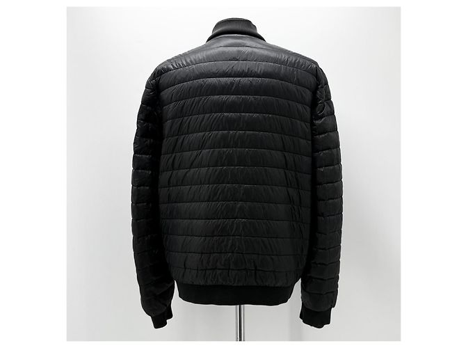 Prada Leichte gesteppte Herrenjacke mit Triangle-Logo Schwarz - Ansicht 7