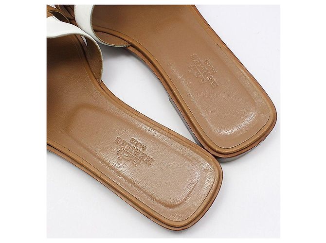 Sandali Oran Hermès in pelle marrone e bianca - vista 12