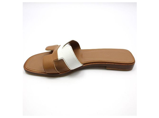 Sandali Oran Hermès in pelle marrone e bianca - vista 3