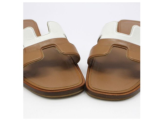 Sandali Oran Hermès in pelle marrone e bianca - vista 9