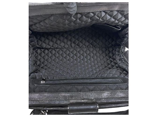 Chanel Schultertasche mit Big CC Kette in Schwarz - Ansicht 9
