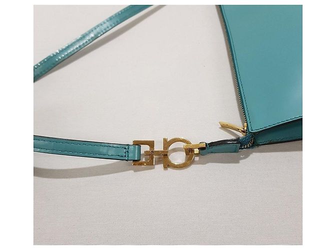 Salvatore Ferragamo Mini borsa a tracolla Gancini - vista 6