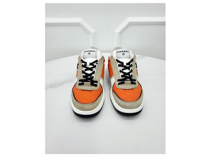 Chanel Sneakers in scamosciato e pelle di vitello Argento - vista 2