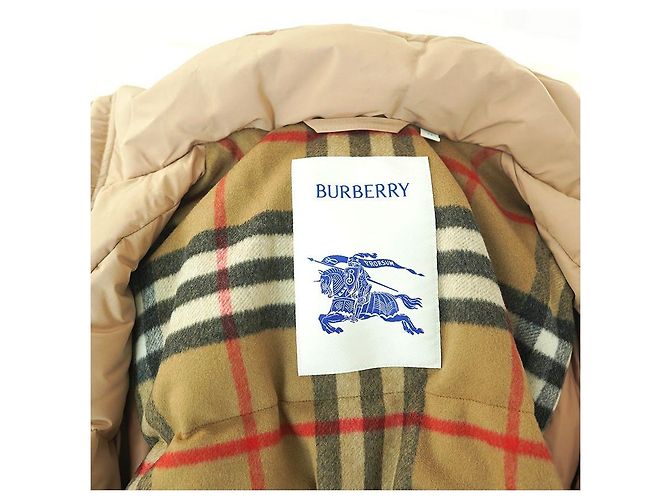 Burberry Casaco longo acolchoado com enchimento de penas e capuz removível Bege Marrom - vista 7