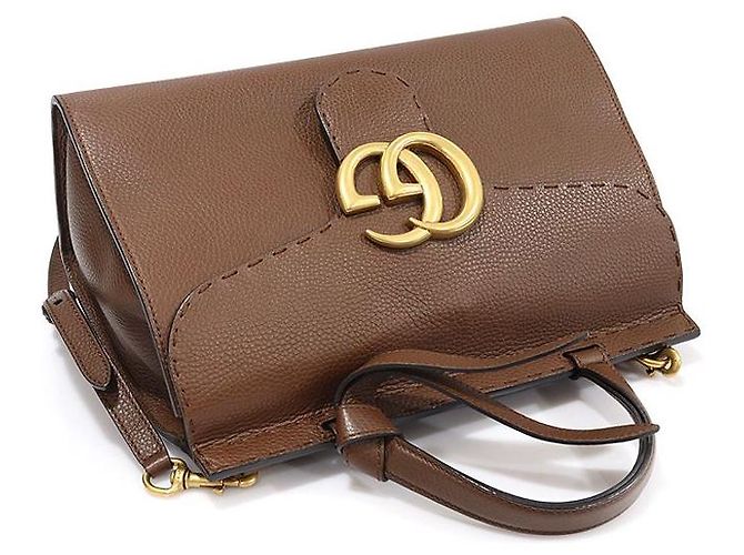 Gucci Kleiner GG Marmont Top Handle aus braunem Leder - Ansicht 3