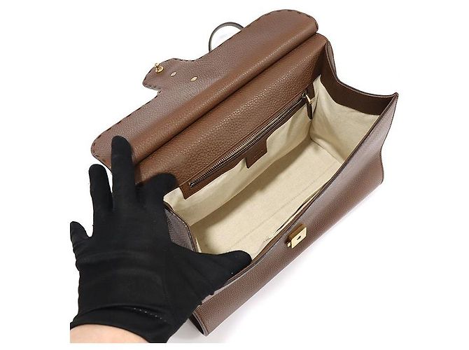 Gucci Kleiner GG Marmont Top Handle aus braunem Leder - Ansicht 5