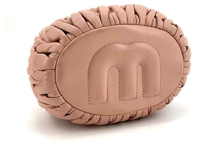 Miu Miu Borsa a tracolla a secchiello trapuntata Rosa - vista 7