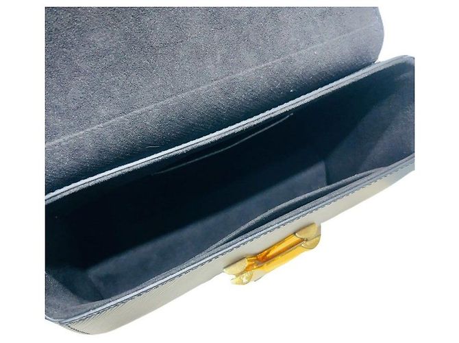 Louis Vuitton Bolso de hombro y bandolera en cuero Epi negro con cierre twist y cadena dorada MM - vista 4