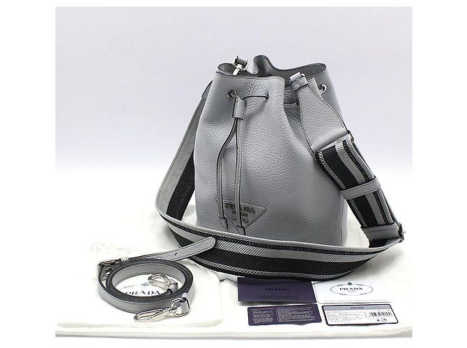 Prada Borsa a tracolla bucket in pelle blu fiordilente e grigio - vista 2