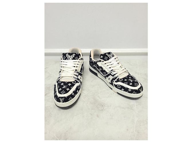 Louis Vuitton Tênis LV Trainer em têxtil monograma preto - vista 3