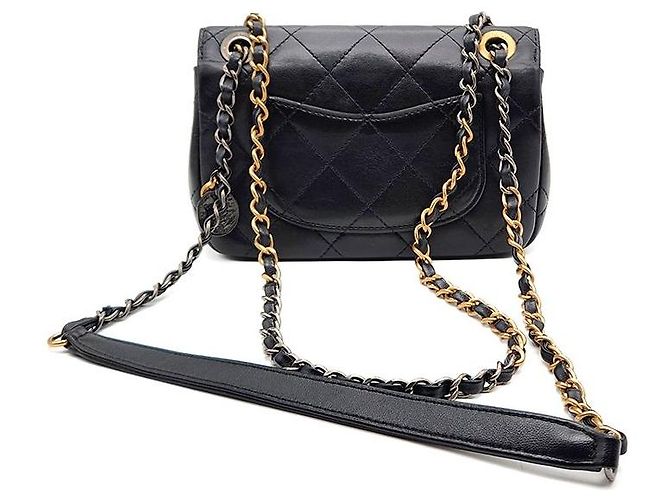 Borsa a tracolla con catena e decorazione charm Chanel Nero - vista 3