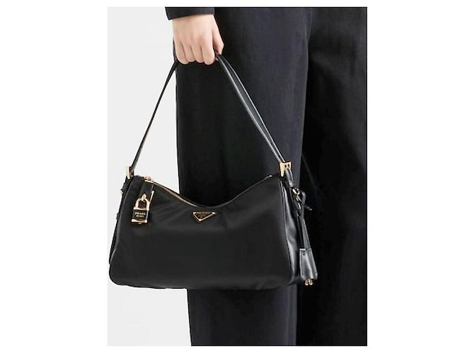 Prada Borsa a tracolla Emme Large in Re-Nylon e pelle ODO Nero - vista 14