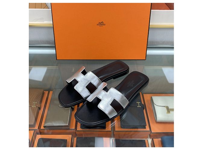Hermès Sandali e ciabatte Oran da donna Argento Multicolore - vista 2