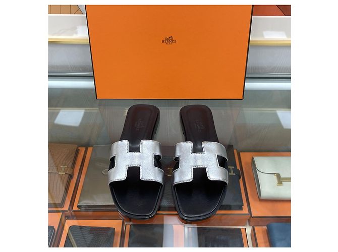 Hermès Sandali e ciabatte Oran da donna Argento Multicolore - vista 4
