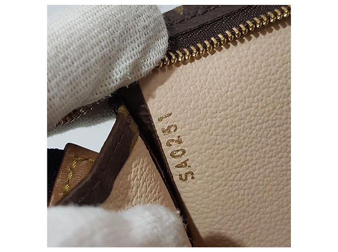 Louis Vuitton Bolso de mano para aseo Castaño - vista 9