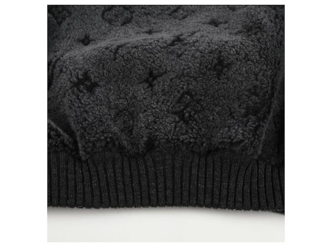 Louis Vuitton Graues Shearling-Crewneck-T-Shirt mit Monogramm Größe XXL Braun - Ansicht 11