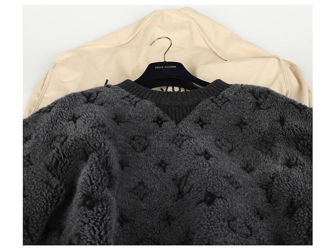 Louis Vuitton Graues Shearling-Crewneck-T-Shirt mit Monogramm Größe XXL Braun - Ansicht 3