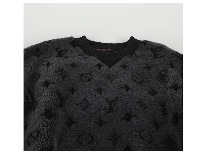 Louis Vuitton Graues Shearling-Crewneck-T-Shirt mit Monogramm Größe XXL Braun - Ansicht 4