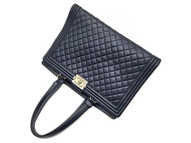 Chanel Borsa Tote Boy in agnello Nero - vista 4