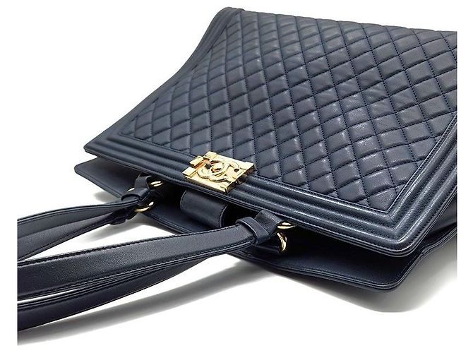 Chanel Borsa Tote Boy in agnello Nero - vista 6