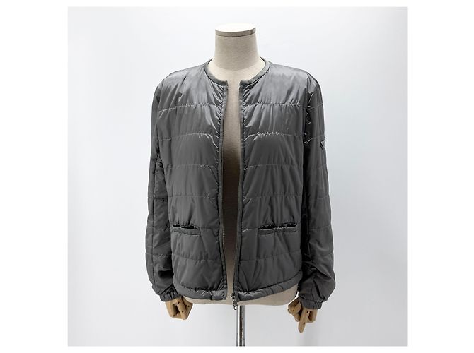 Prada Leichte Nylon-Steppjacke mit Dreieckslogo für Damen Silber - Ansicht 3