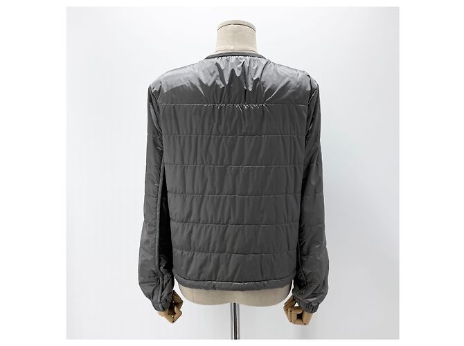 Prada Leichte Nylon-Steppjacke mit Dreieckslogo für Damen Silber - Ansicht 6