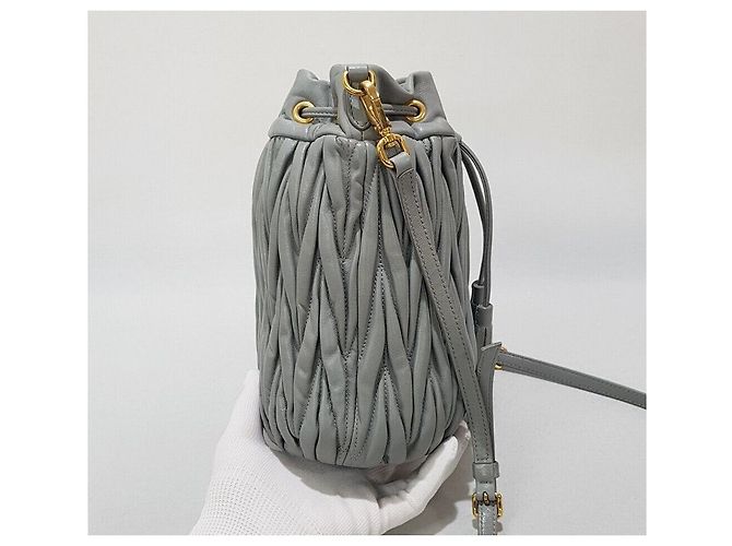 Miu Miu Borsa Bucket in Pelle Napa Materasse Marrone - vista 3