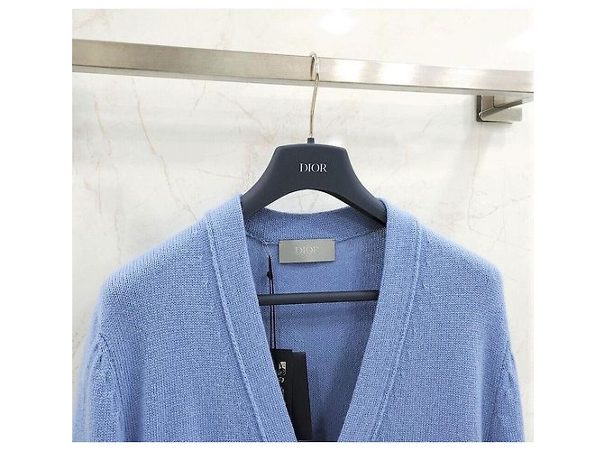 Dior Couture Cardigan aus blauem Kaschmir mit Logo - Ansicht 3
