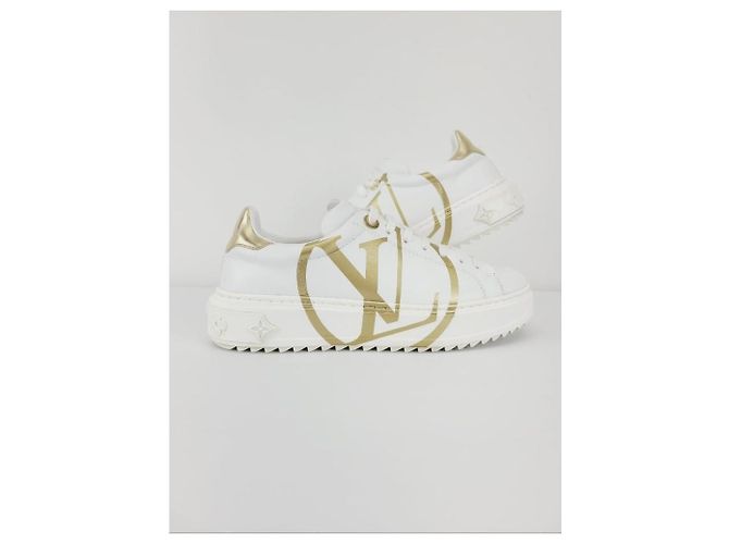Louis Vuitton Sneakers Timeout con logo circolare in oro bianco - vista 3