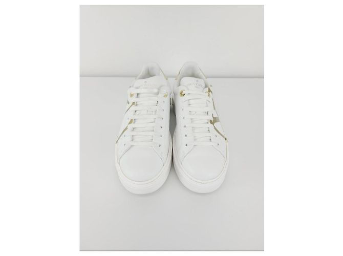 Louis Vuitton Sneakers Timeout con logo circolare in oro bianco - vista 4