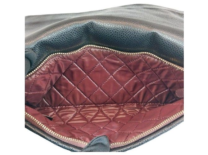 Chanel Clutch in Caviar Morbido con Patta Pieghevole e Doppia Cerniera Nero - vista 2