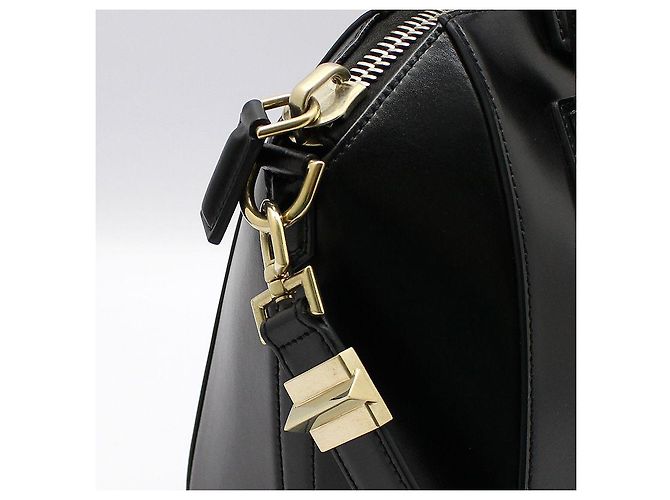 Givenchy Piccola borsa a tracolla Black Calfskin Glossy Gold Anti-Gona Nero - vista 8