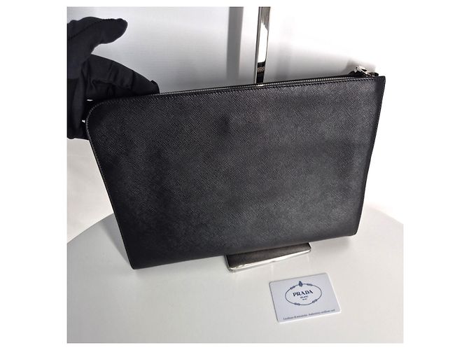 Prada Clutch Saffiano Triangle Logo Nero - vista 2